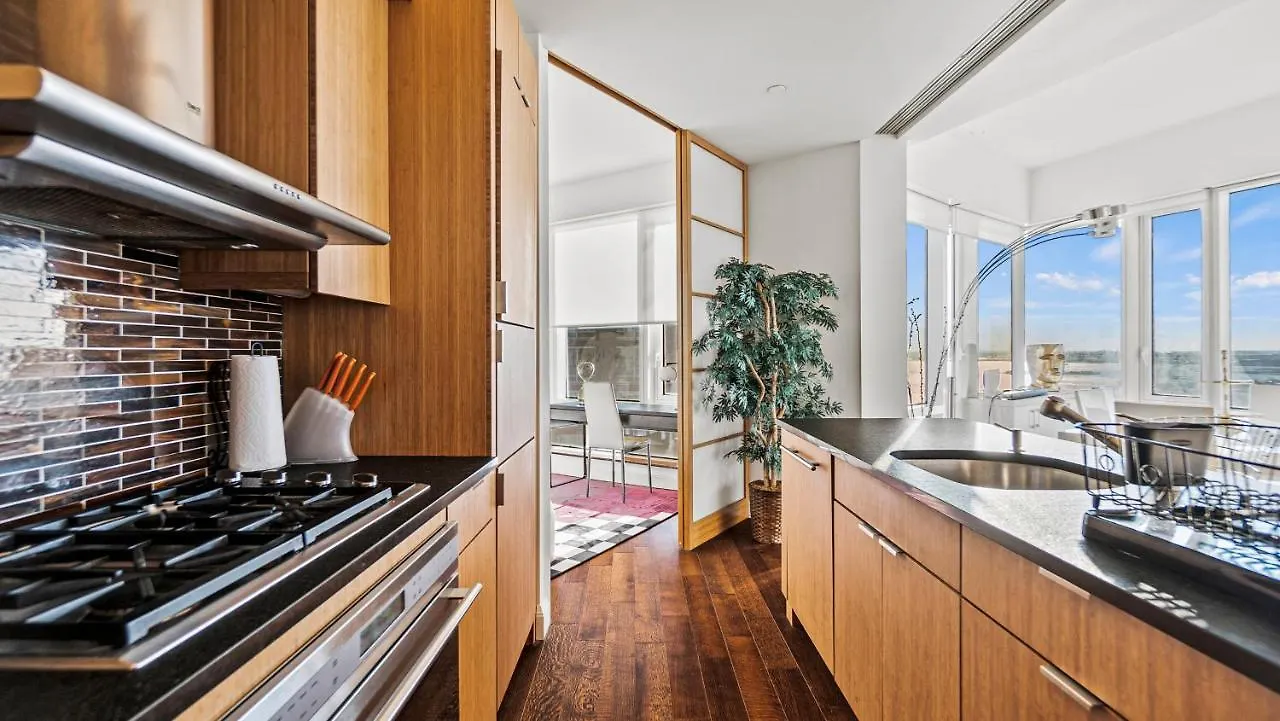 Luxurious 4 Bedroom Penthouse In Nycs kontakt